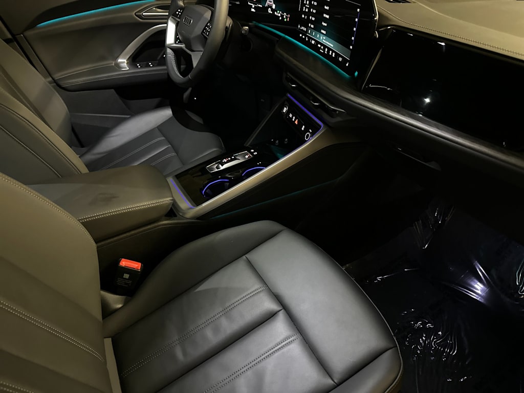 Thumbnail: 2025 Audi Q5 - 11