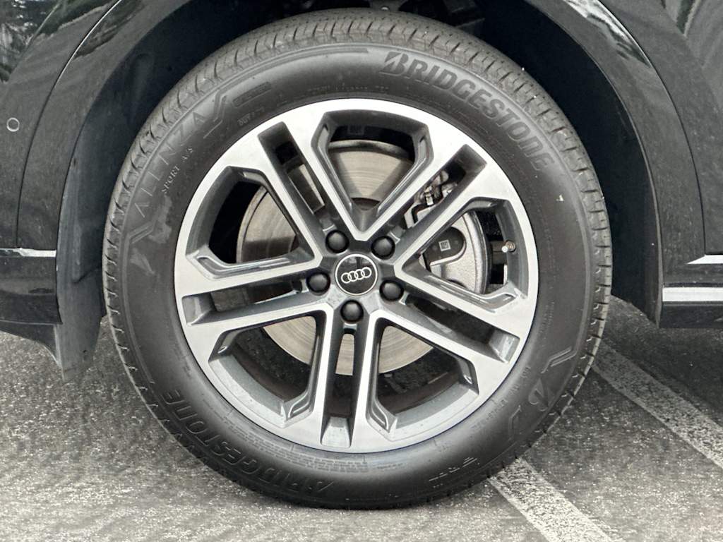 Thumbnail: 2025 Audi Q5 - 7