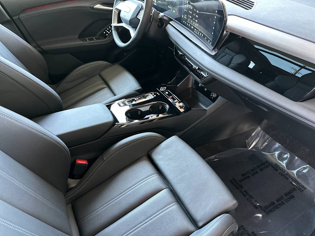 Thumbnail: 2025 Audi Q6 e-tron - 10