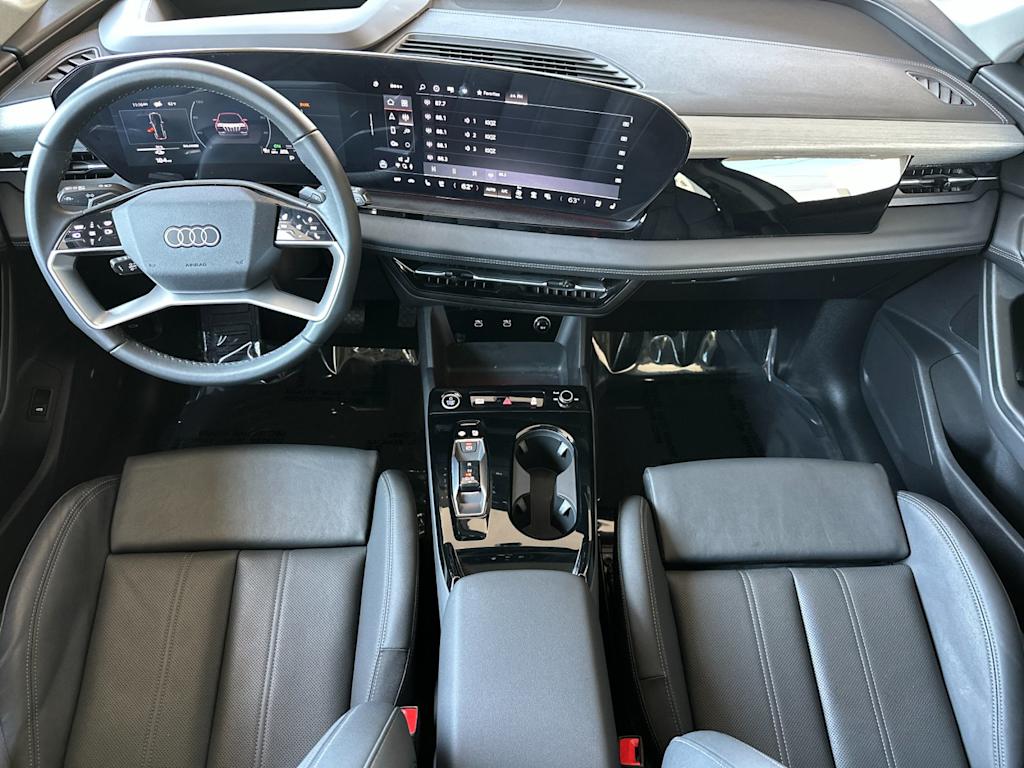 Thumbnail: 2025 Audi Q6 e-tron - 2