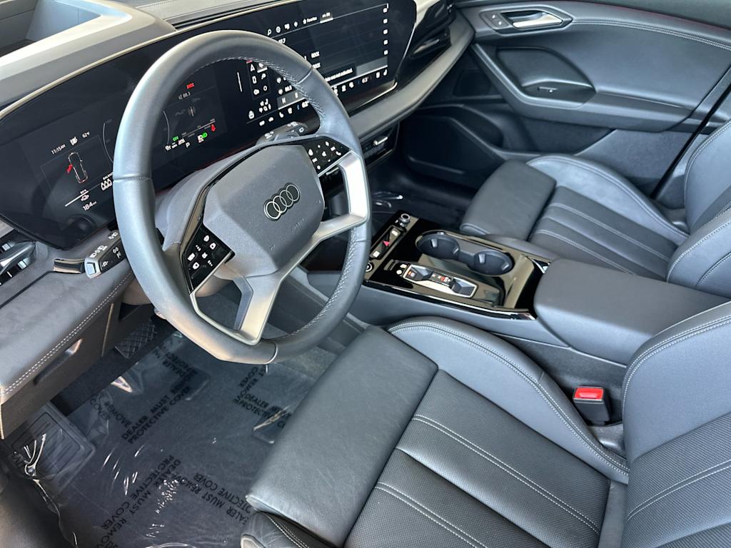 Thumbnail: 2025 Audi Q6 e-tron - 7