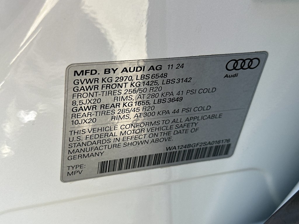 Thumbnail: 2025 Audi Q6 e-tron - 15