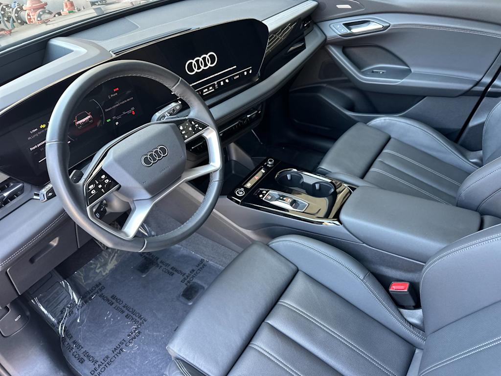 Thumbnail: 2025 Audi Q6 e-tron - 8
