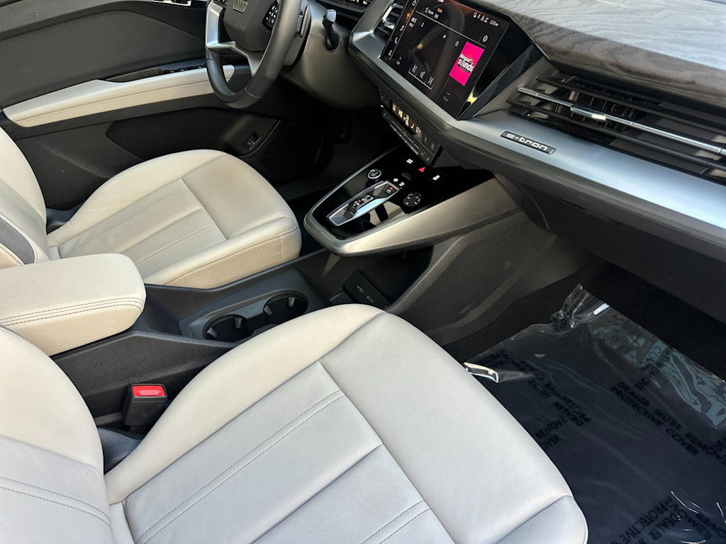 Thumbnail: 2023 Audi Q4 e-tron - 12