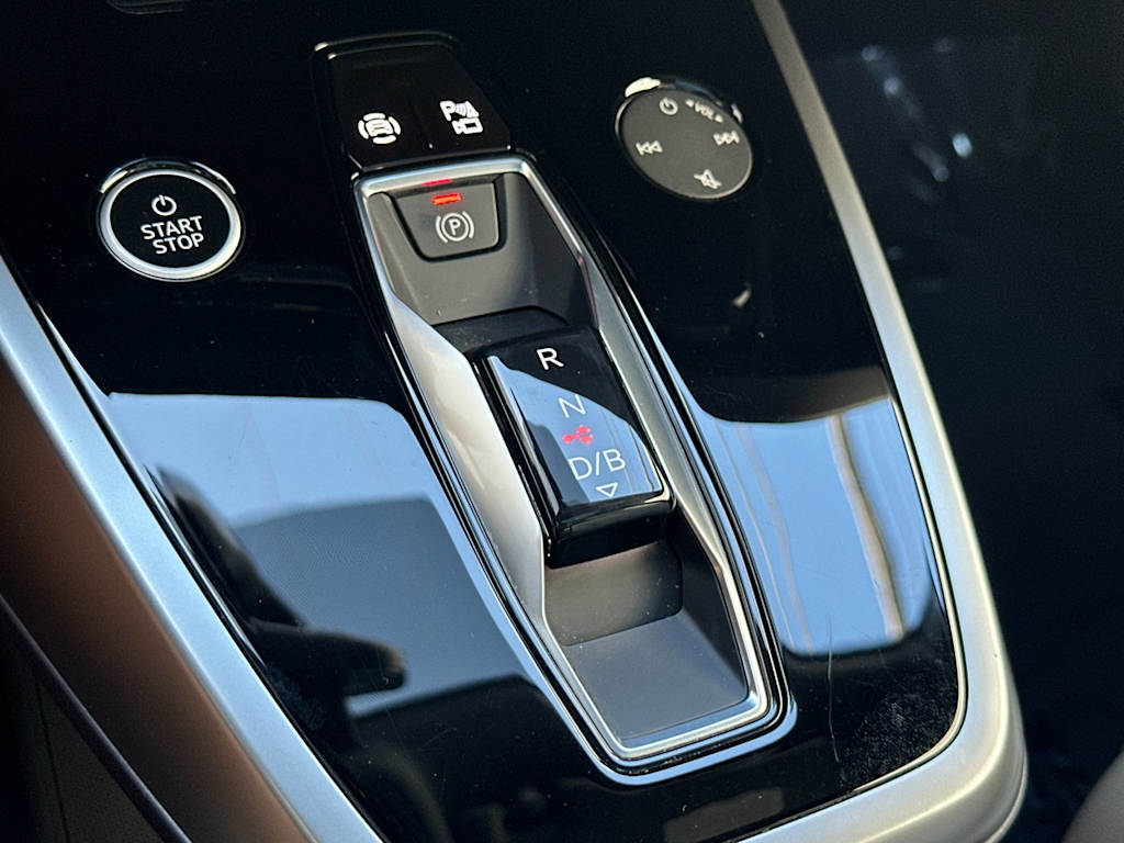 Thumbnail: 2023 Audi Q4 e-tron - 14