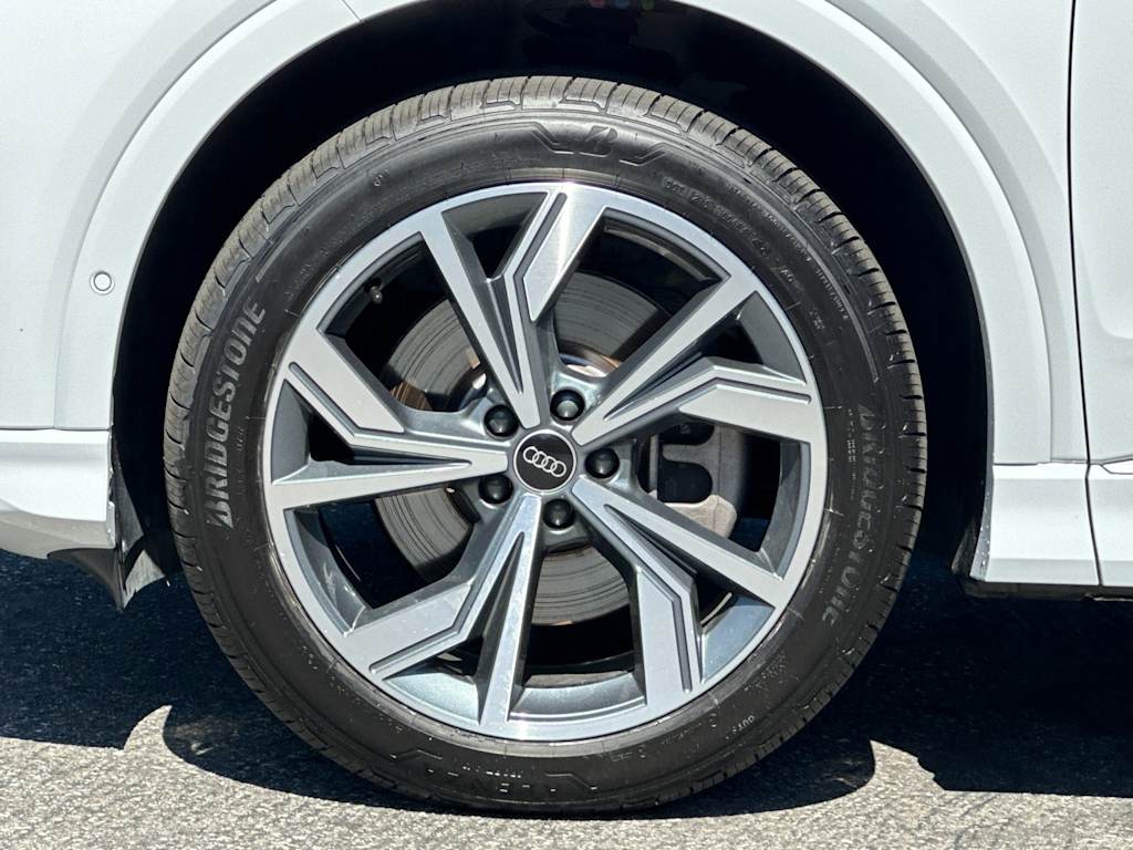 Thumbnail: 2023 Audi Q4 e-tron - 8