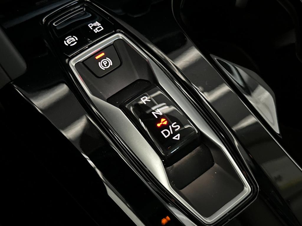 Thumbnail: 2025 Audi Q5 - 13