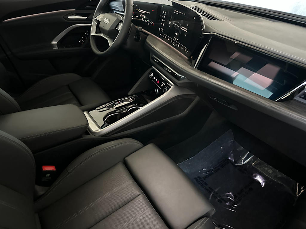 Thumbnail: 2025 Audi Q5 - 11