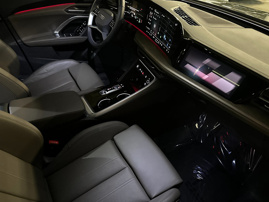 Thumbnail: 2025 Audi Q5 - 11