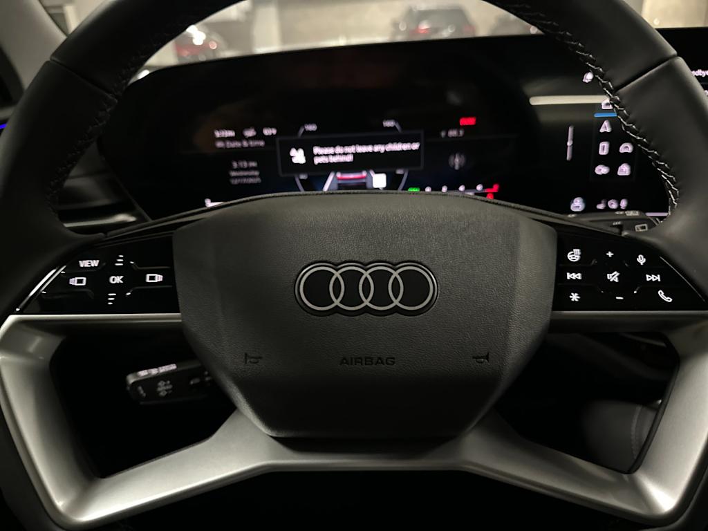 Thumbnail: 2025 Audi Q5 - 25