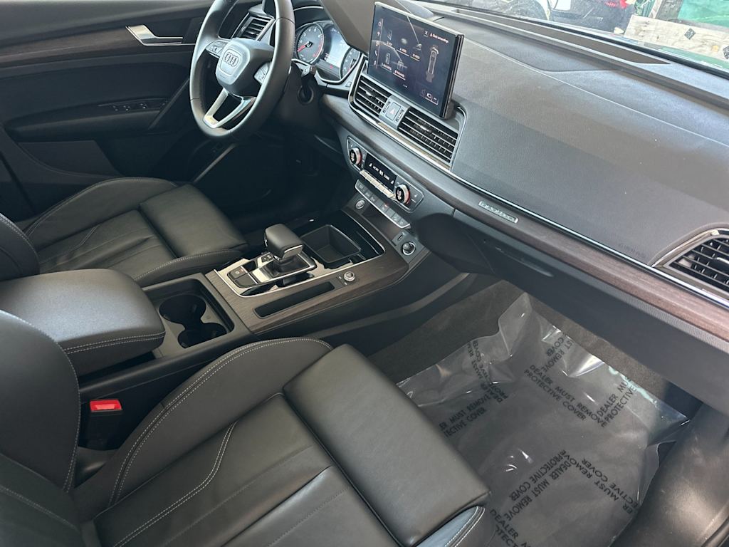 Thumbnail: 2023 Audi Q5 - 11