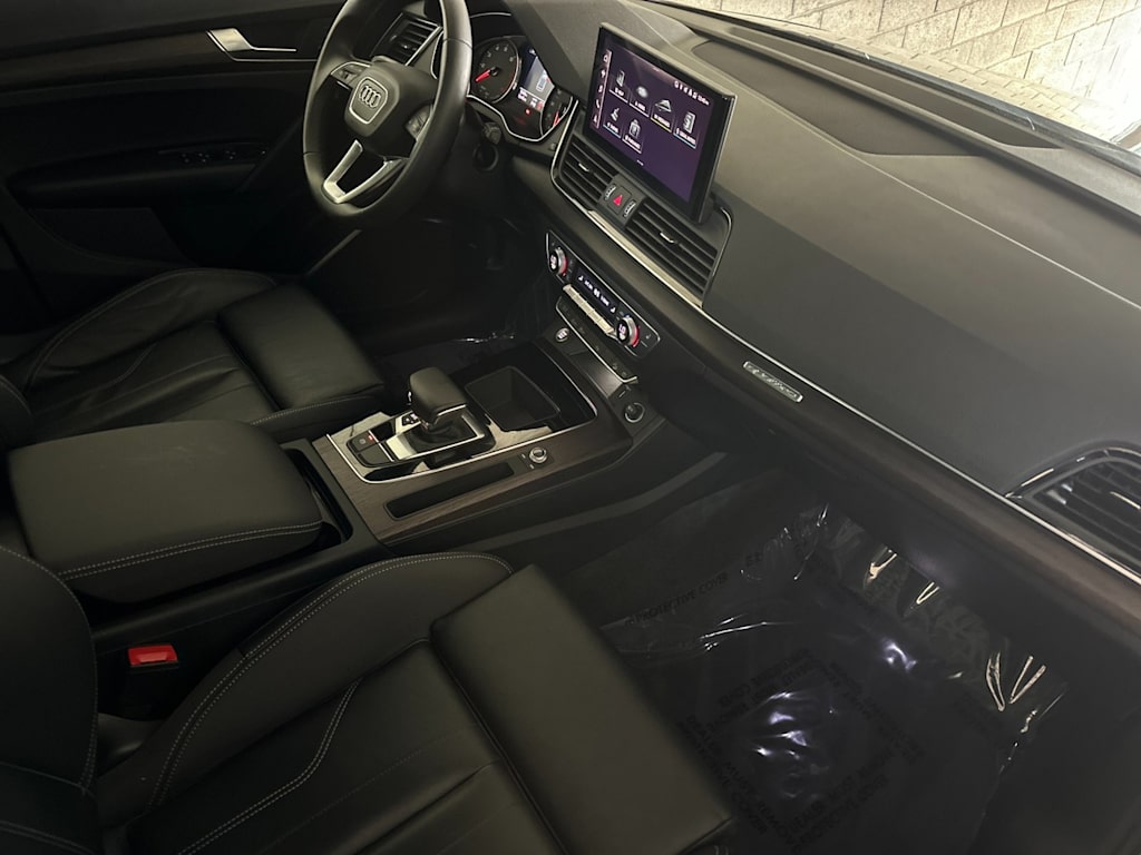 Thumbnail: 2023 Audi Q5 - 11