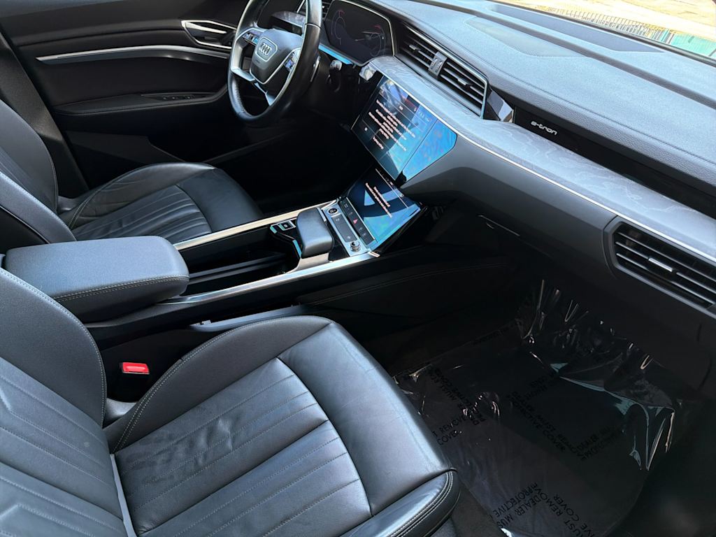Thumbnail: 2024 Audi Q8 e-tron - 7