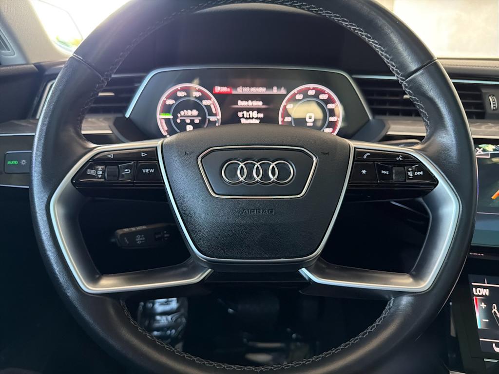 Thumbnail: 2024 Audi Q8 e-tron - 8