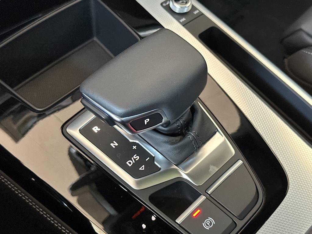 Thumbnail: 2025 Audi Q5 - 13