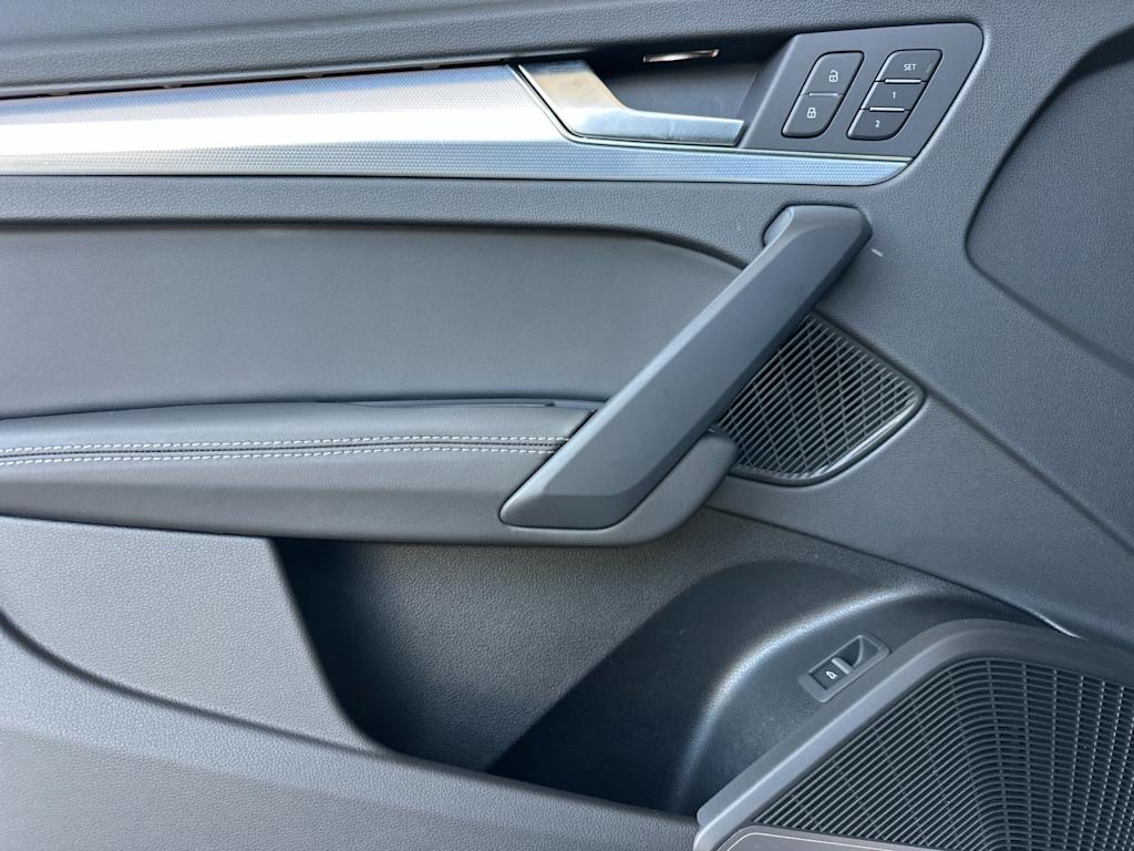 Thumbnail: 2025 Audi Q5 - 20