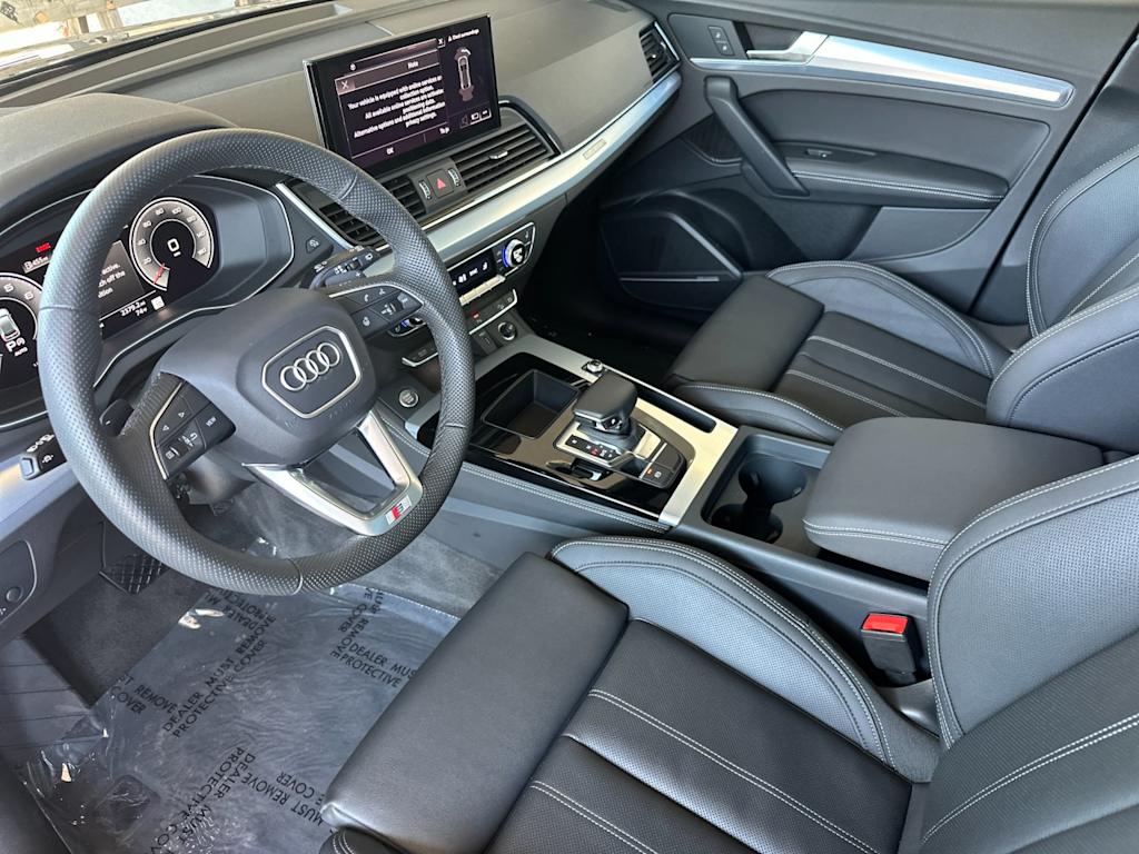 Thumbnail: 2025 Audi Q5 - 8