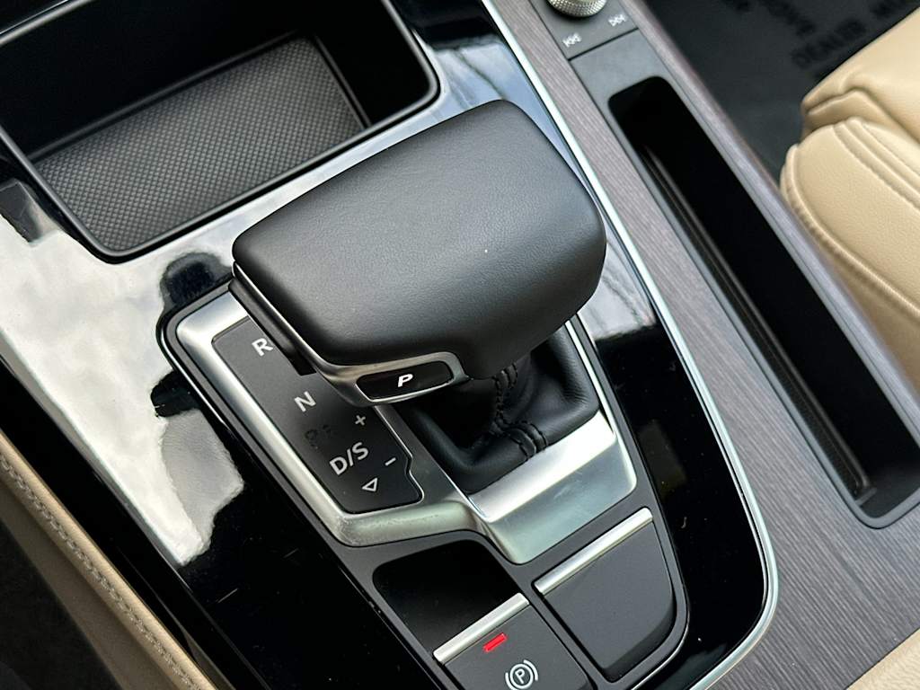 Thumbnail: 2022 Audi Q5 - 13