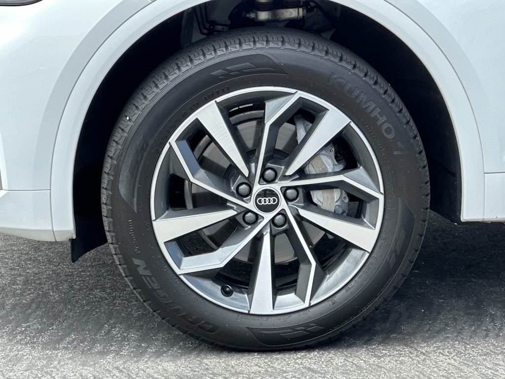 Thumbnail: 2022 Audi Q5 - 7