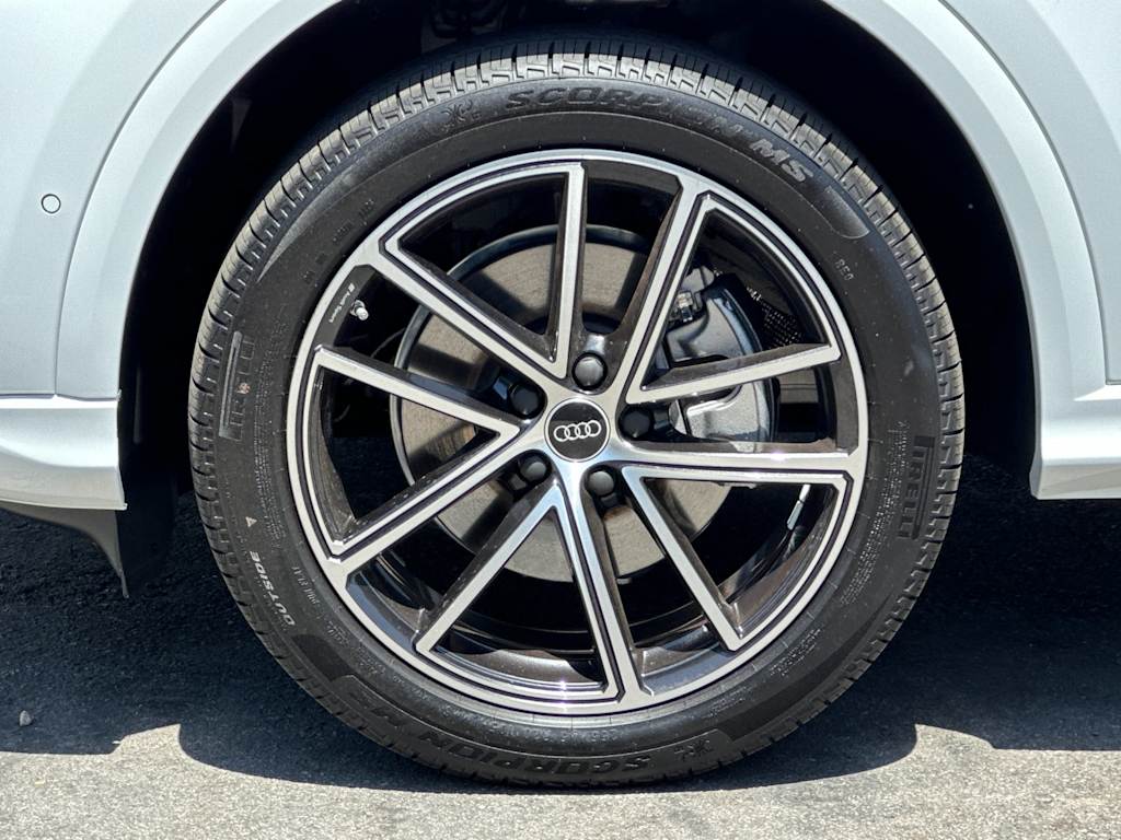 Thumbnail: 2026 Audi Q5 - 5