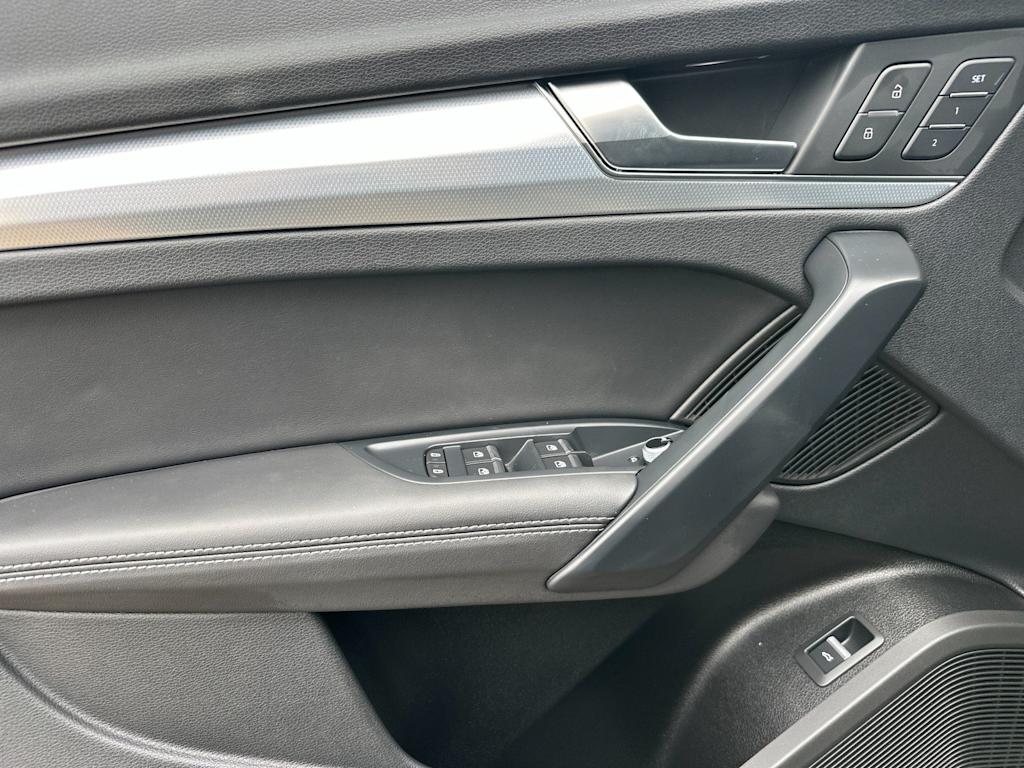 Thumbnail: 2025 Audi Q5 - 21