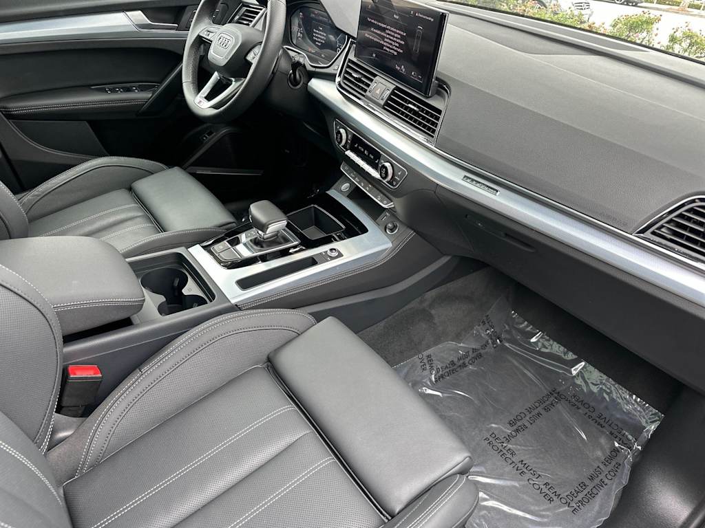 Thumbnail: 2025 Audi Q5 - 9