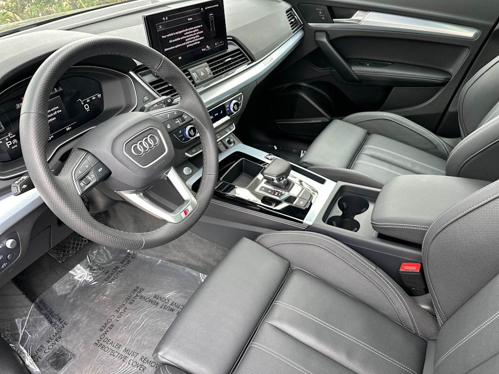 Thumbnail: 2025 Audi Q5 - 8