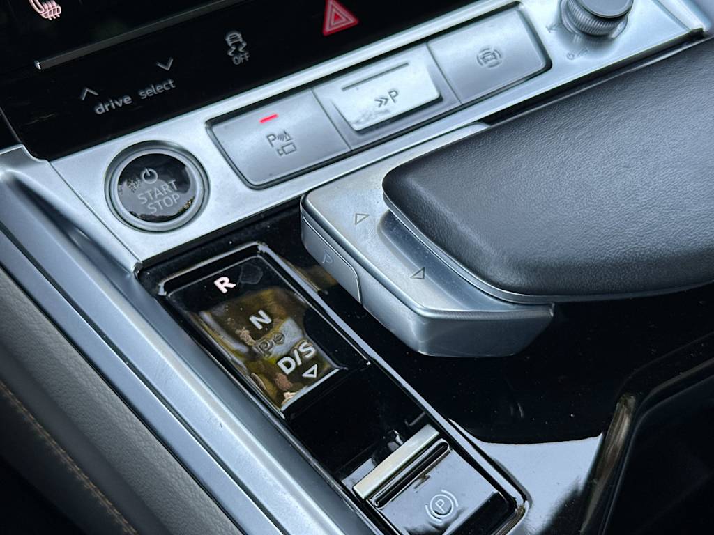 Thumbnail: 2024 Audi Q8 e-tron - 13