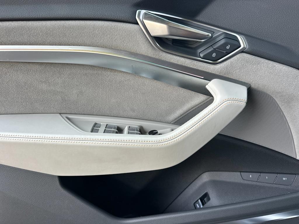 Thumbnail: 2024 Audi Q8 e-tron - 20