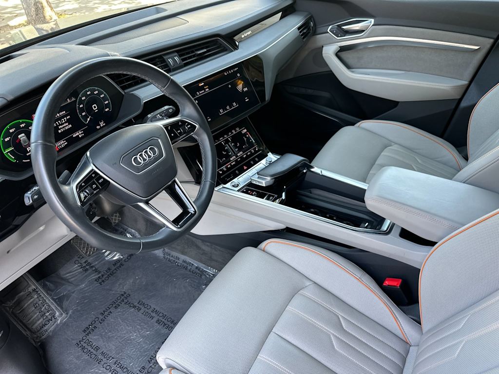Thumbnail: 2024 Audi Q8 e-tron - 8