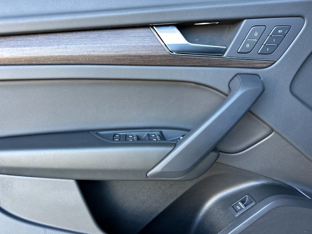 Thumbnail: 2023 Audi Q5 - 20