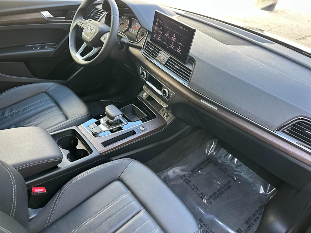 Thumbnail: 2023 Audi Q5 - 11