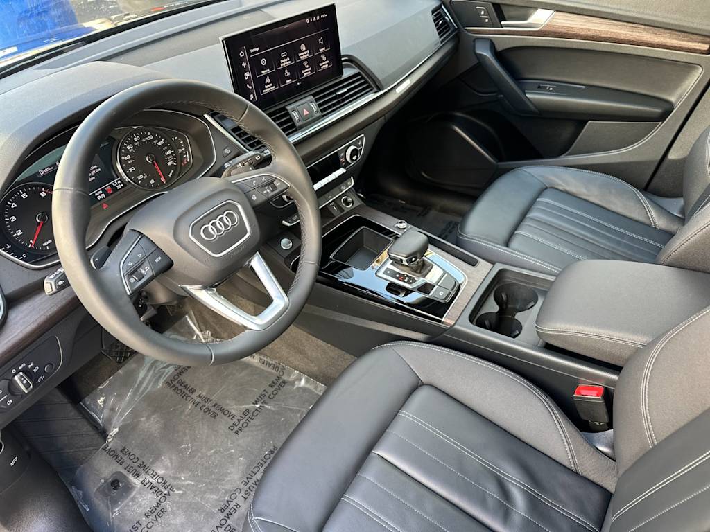 Thumbnail: 2023 Audi Q5 - 8