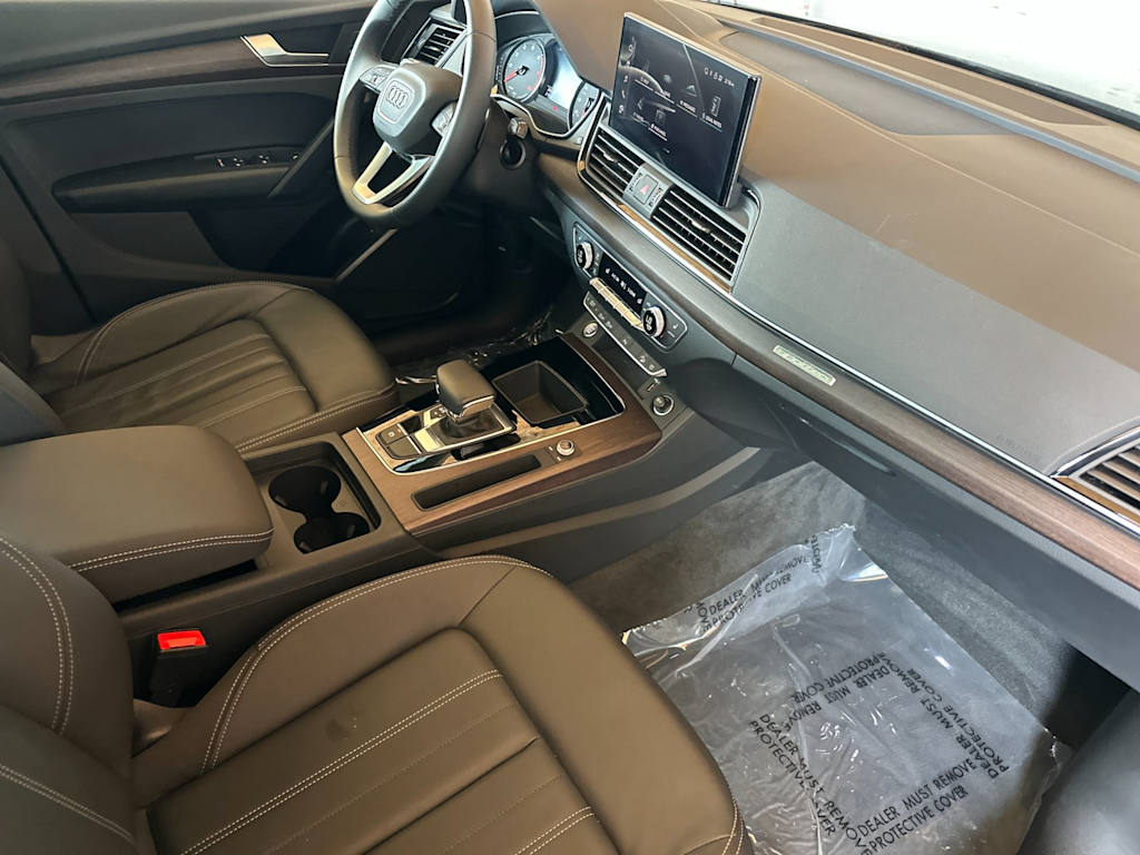 Thumbnail: 2023 Audi Q5 - 11