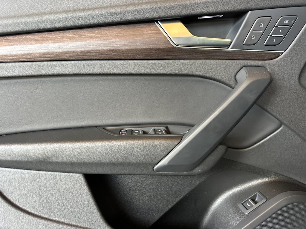 Thumbnail: 2023 Audi Q5 - 20
