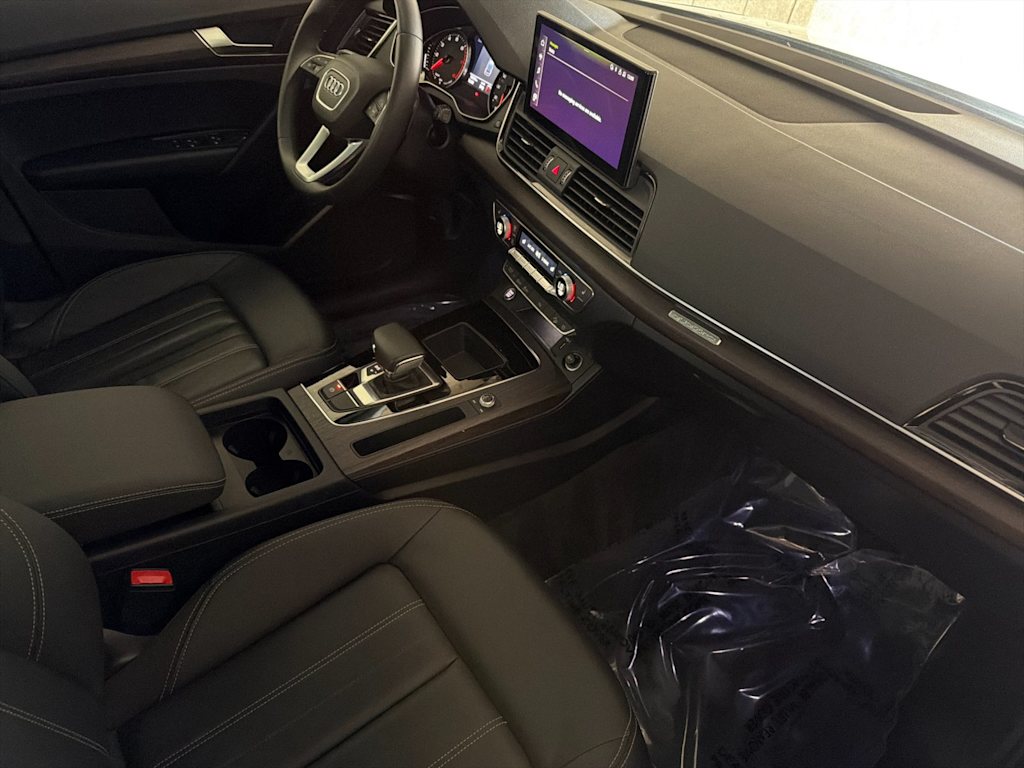 Thumbnail: 2023 Audi Q5 - 11