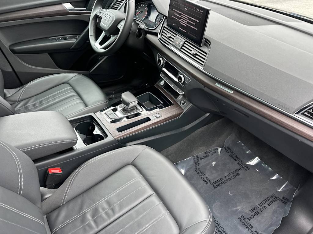 Thumbnail: 2023 Audi Q5 - 11