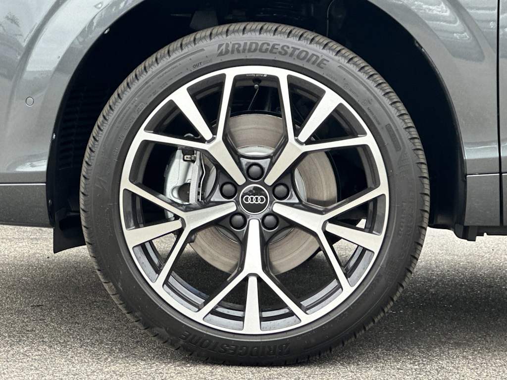 Thumbnail: 2026 Audi Q3 - 8