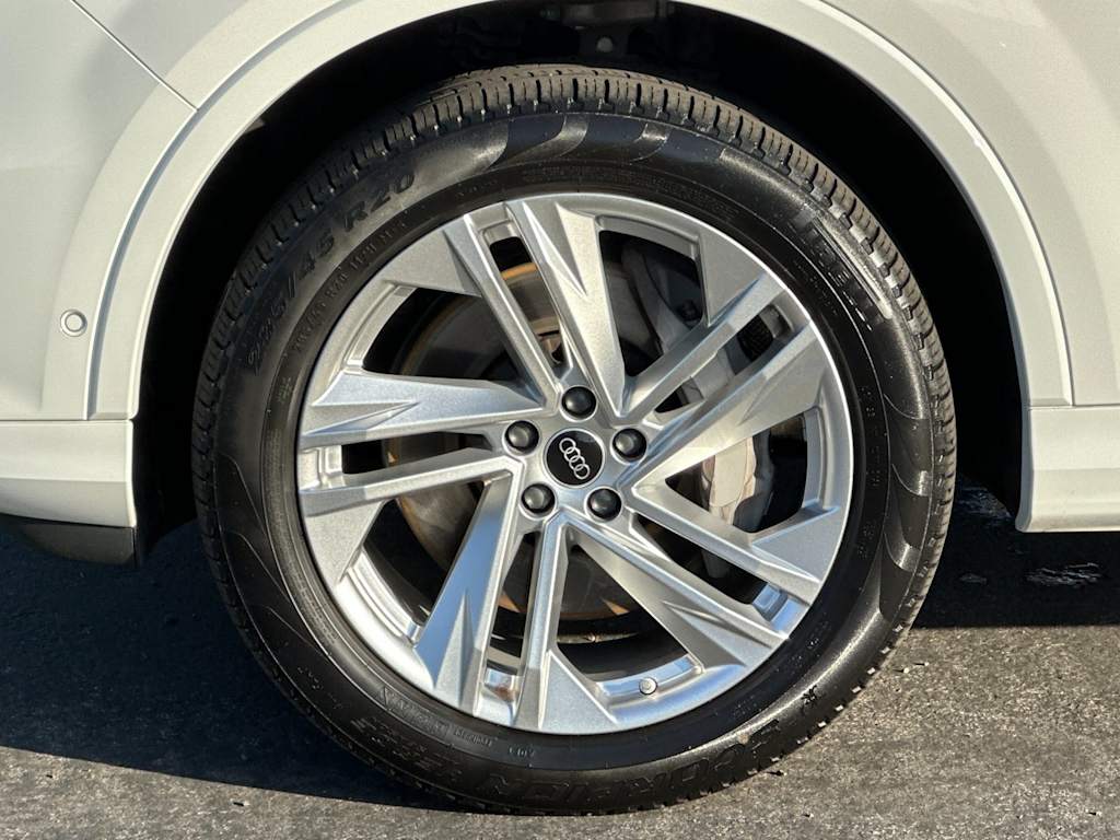 Thumbnail: 2023 Audi Q7 - 7