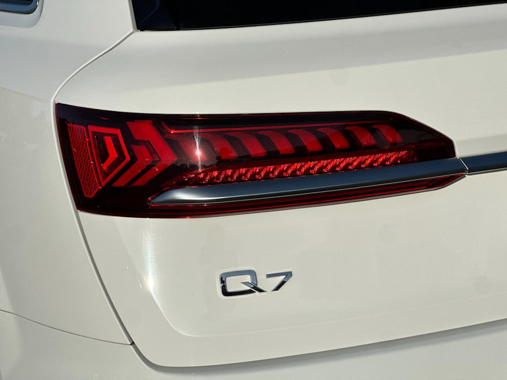 Thumbnail: 2023 Audi Q7 - 31