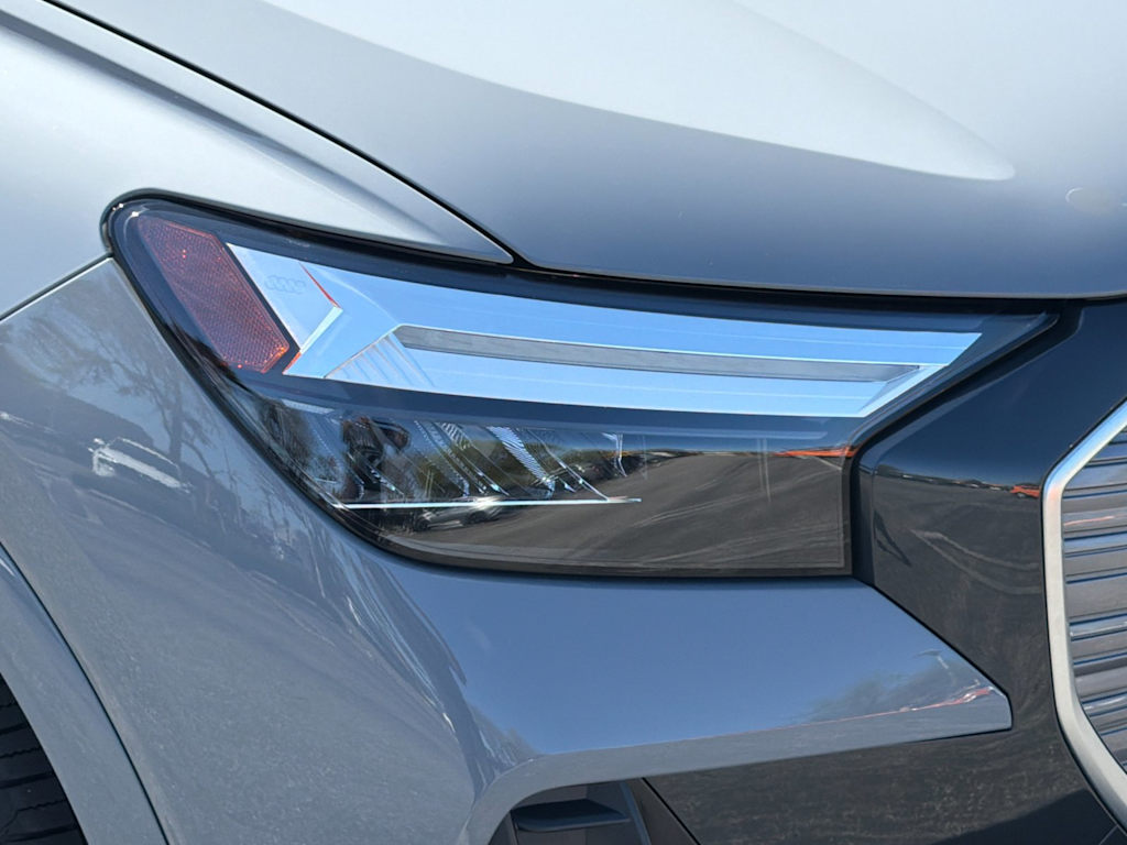 Thumbnail: 2023 Audi Q4 e-tron - 28