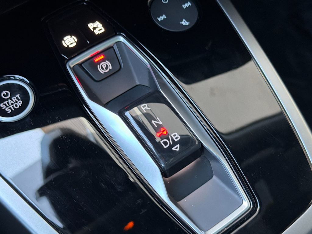 Thumbnail: 2023 Audi Q4 e-tron - 13