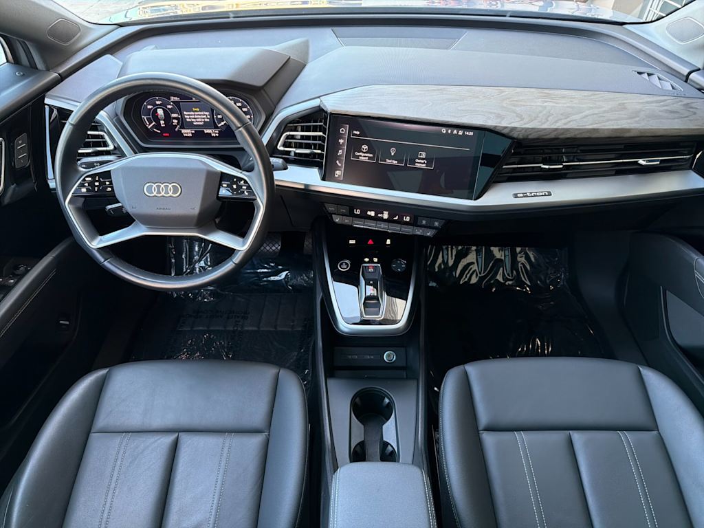 Thumbnail: 2023 Audi Q4 e-tron - 2