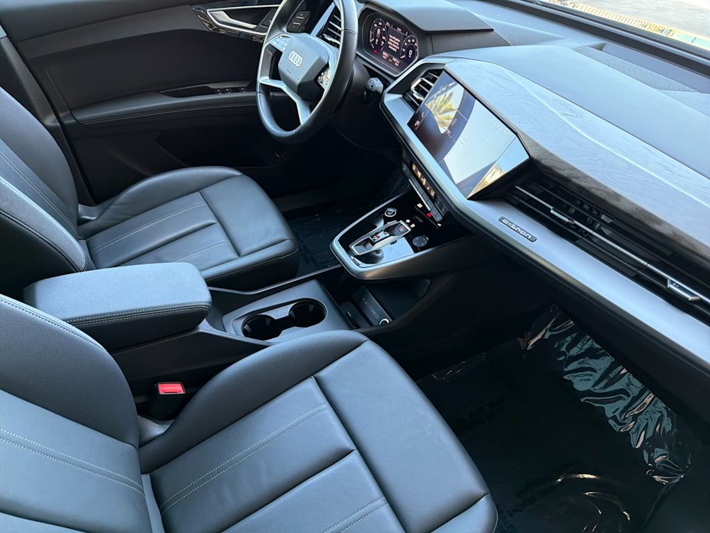Thumbnail: 2023 Audi Q4 e-tron - 11