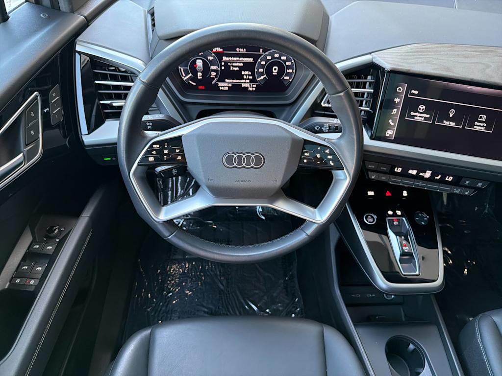 Thumbnail: 2023 Audi Q4 e-tron - 10