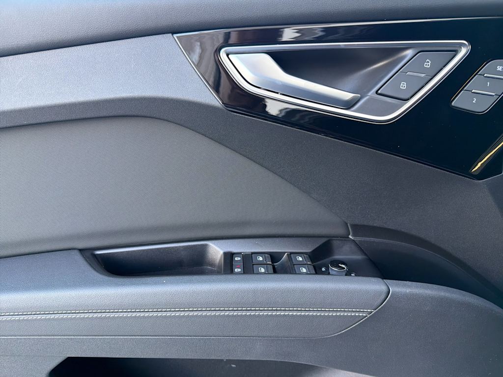 Thumbnail: 2023 Audi Q4 e-tron - 20