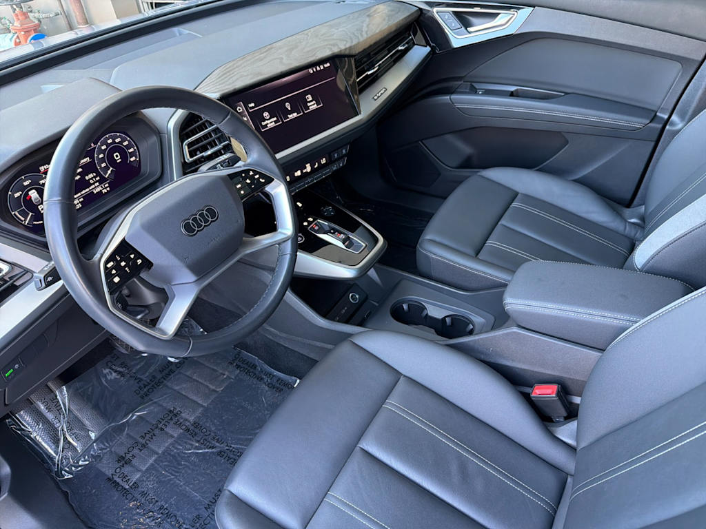 Thumbnail: 2023 Audi Q4 e-tron - 8