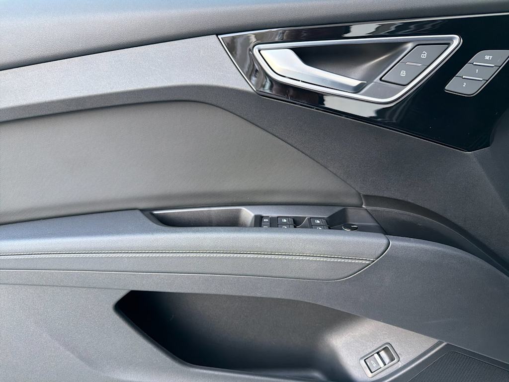 Thumbnail: 2023 Audi Q4 e-tron - 19
