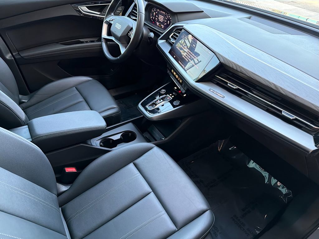 Thumbnail: 2023 Audi Q4 e-tron - 11