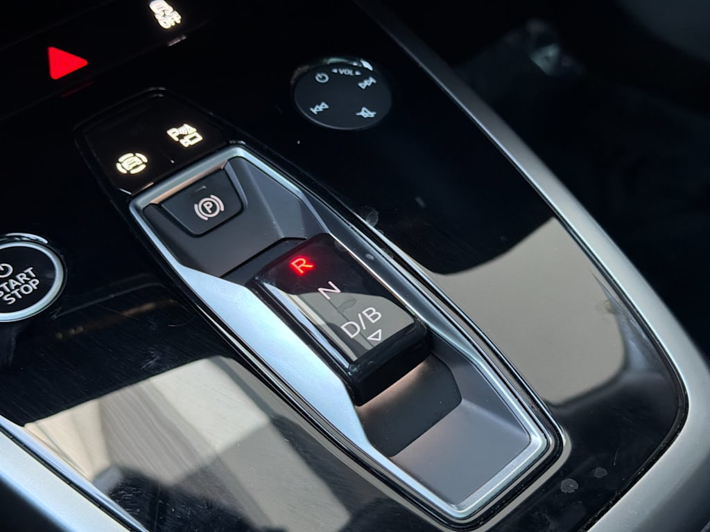 Thumbnail: 2023 Audi Q4 e-tron - 13